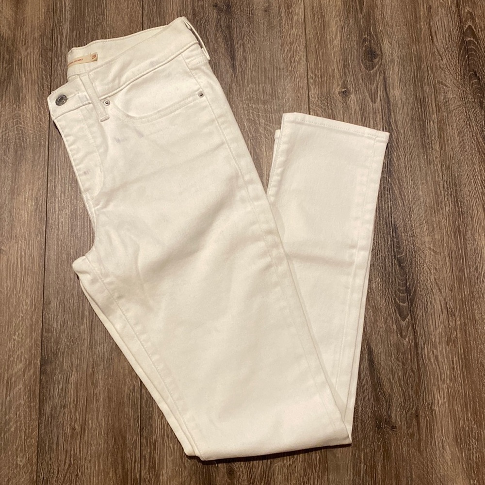 311 Shaping Skinny Levi’s High Rise Skinny jeans size: 28